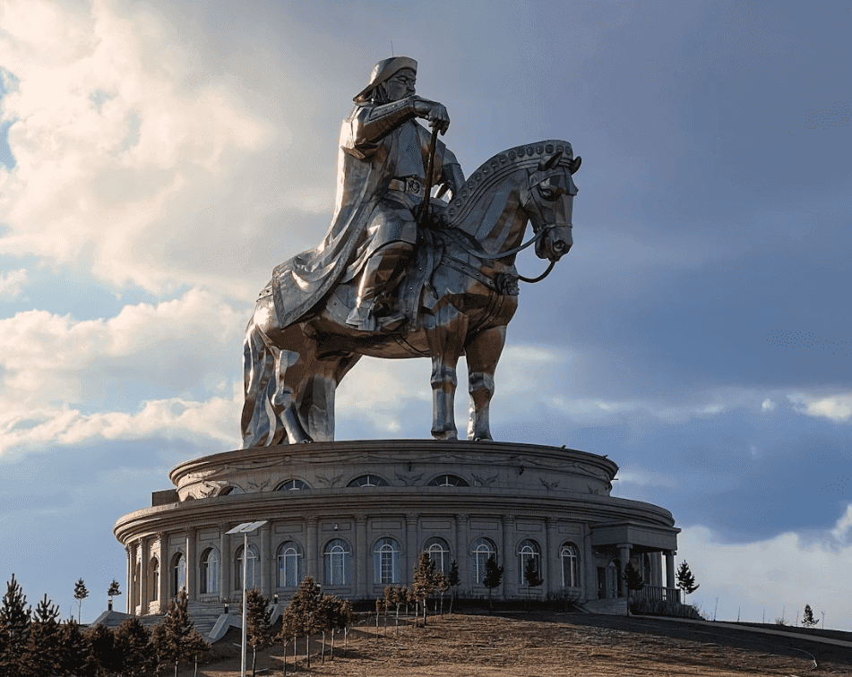 Mongolia travel guide - Genghis Khan Statue complex